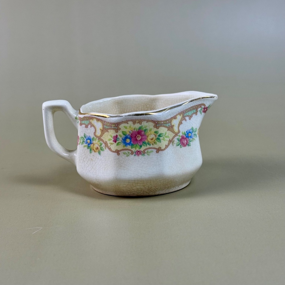 Vintage Mount Clemens Pottery Mini Creamer – "Mildred" Floral Pattern - Picture 4 of 11